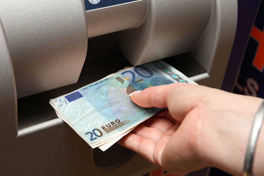comprar euro para viajar no exterior