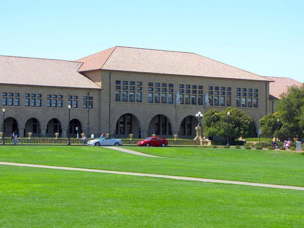 A Universidade de Stanford é uma das melhores instituições de ensino superior do mundo.