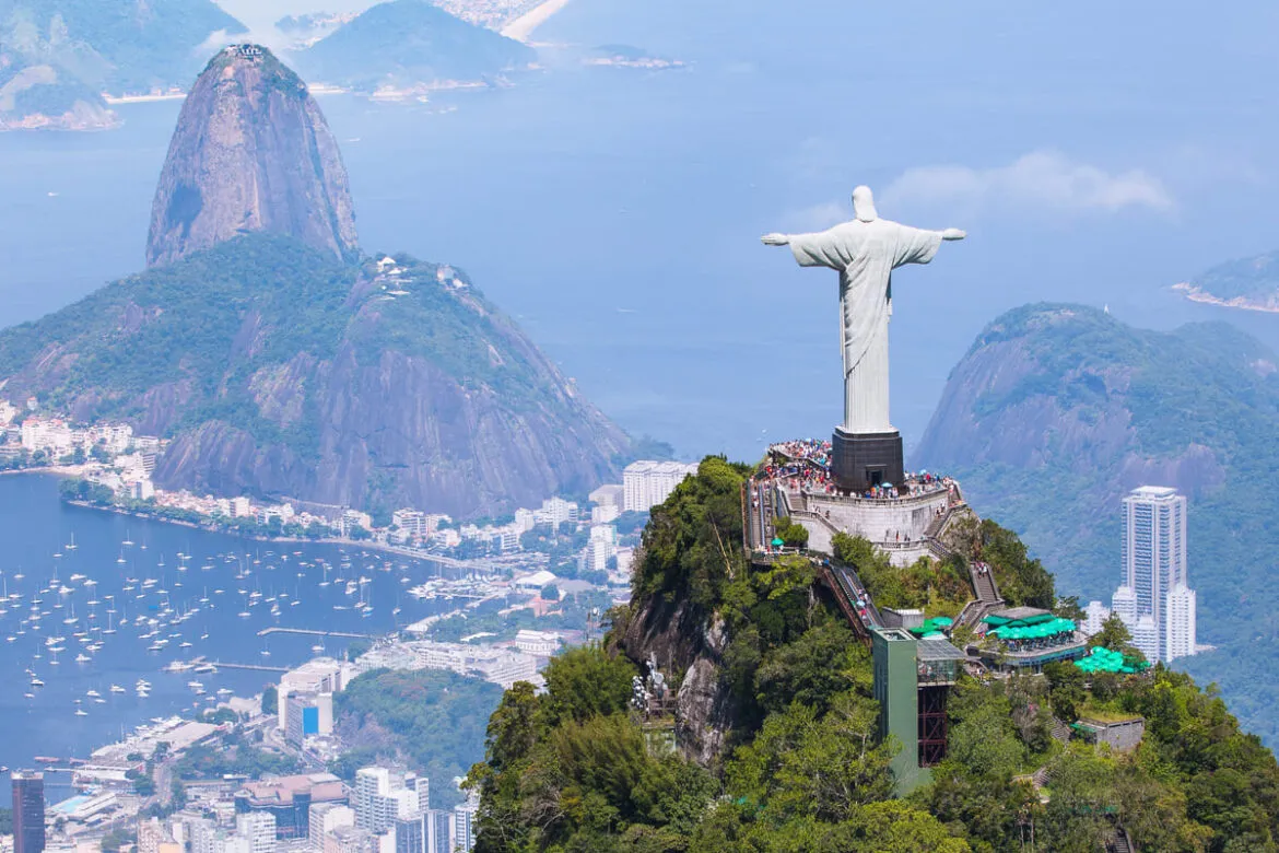 Imagem aérea do Cristo Redentor para falar os endereços da Western Union Rio de Janeiro