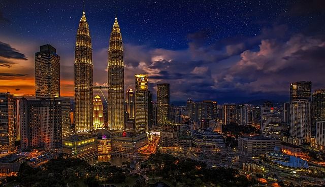 A Malásia é considerado um ótimo país para curtir a aposentadoria pois alia natureza intocada, modernidade das grandes metrópoles e uma cultura milenar. 