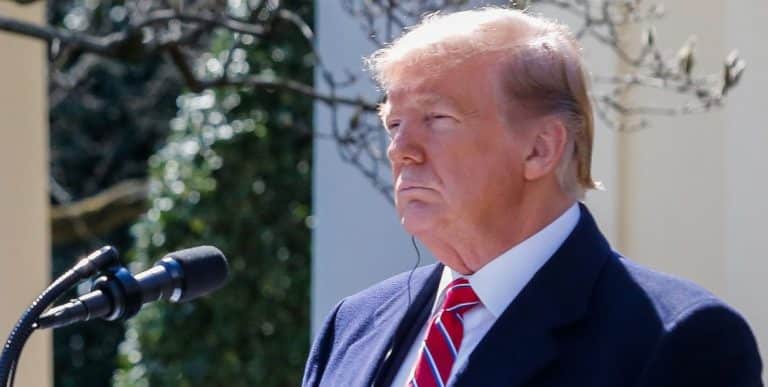 O apoio do presidente Donald Trump aos manifestantes de Hong Kong complicou as relacoes com a China