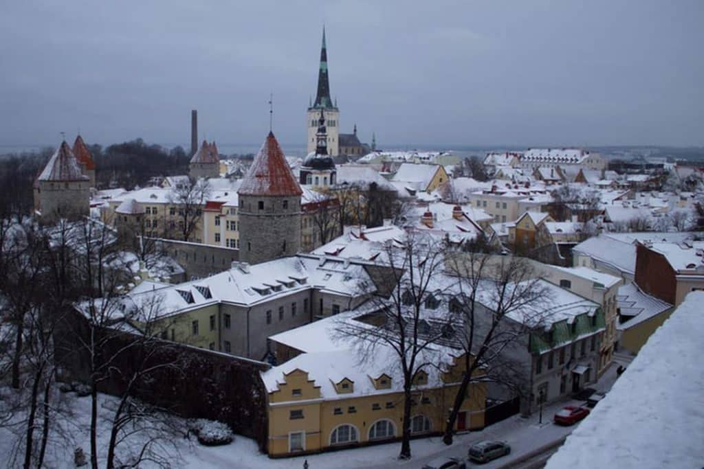 Tallinn, capital da Estônia, tem todo um ar medieval. É um ótimo destino para viajar no inverno e fugir dos destinos tradicionais.