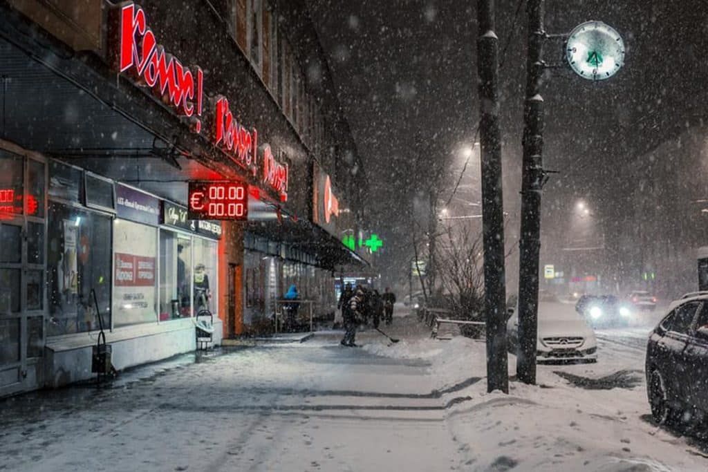Uma das mais emblemáticas cidades da Rússia, São Petersburgo é muito fria, porém cheia de atrações para quem quer viajar no inverno para á.