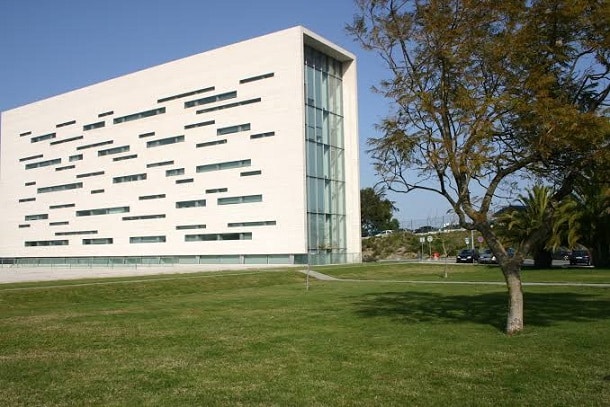 Universidade NOVA de Lisboa: preços, cursos e como entrar