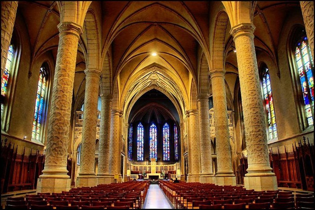 A Catedral de Notre-Dame de Luxemburgo é um destino imperdível para quem visita o país.