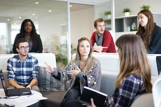 A maneira como o trabalho é realizado muda de país para país e cada cultura organizacional tem muito a acrescentar a um profissional, seja ele novo na carreira, seja ele experiente. Considere a possibilidade de trabalhar no exterior em seu planejamento 2020.