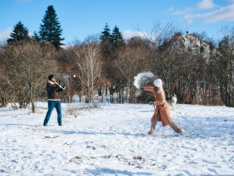 Existem muitos lugares frios para viajar no internacional que encantam pela paisagem e pela neve.