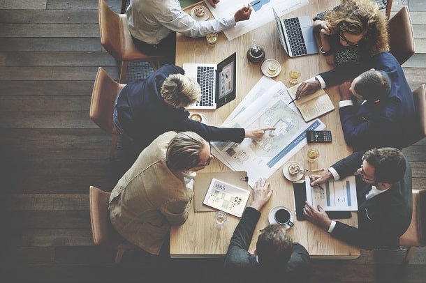 Um dos principais benefícios da rodada de negócios é a construção de networking.