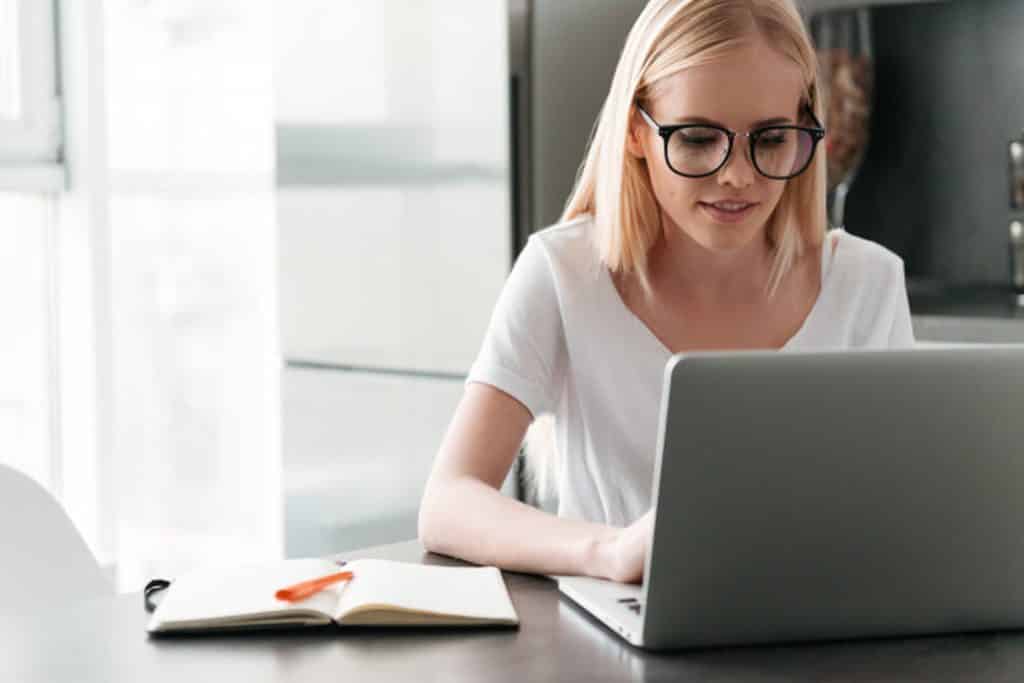 Será que você sabe fazer marketing pessoal? Descubra como se transformar em uma marca de sucesso e aumentar as oportunidades do seu negócio.