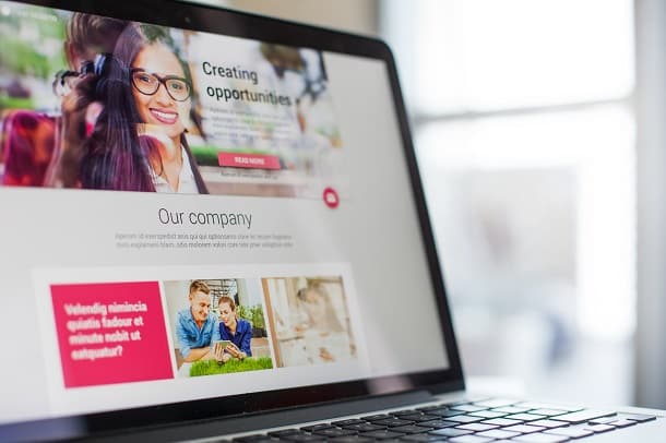 Se você pretende entrar no mercado internacional, ter uma versão do seu site em inglês é fundamental.