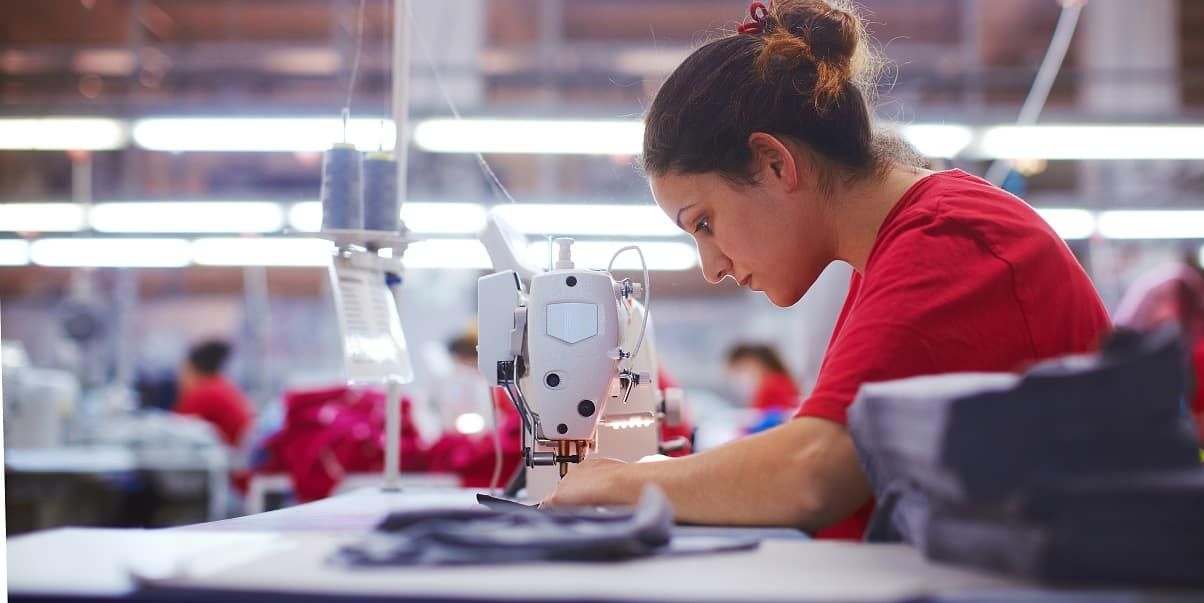 O Brasil tem uma das maiores indústrias têxteis do mundo. Se você trabalha na fabricação de roupas, entenda como seu negócio pode expandir para o mercado internacional.