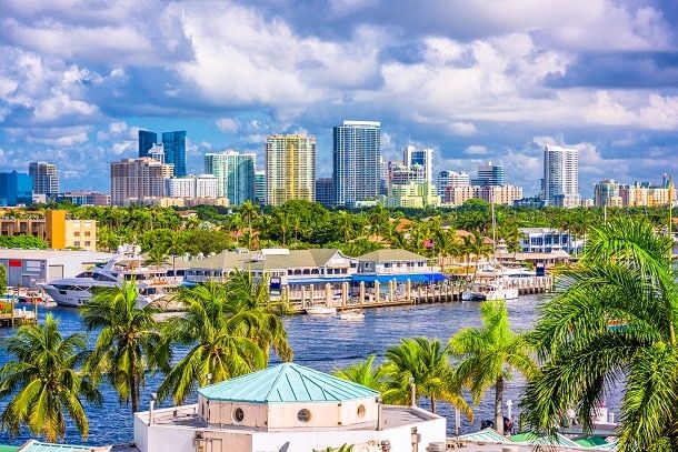 A bela Fort Lauderdale, Flórida, (foto) é procurada por suas praias de mar azul e pelo clima ensolarado.
