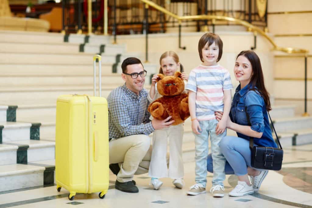 O intercâmbio em família é uma ótima oportunidade para que todos viajem juntos para viver novas experiências. Aprenda agora como fazer isso!