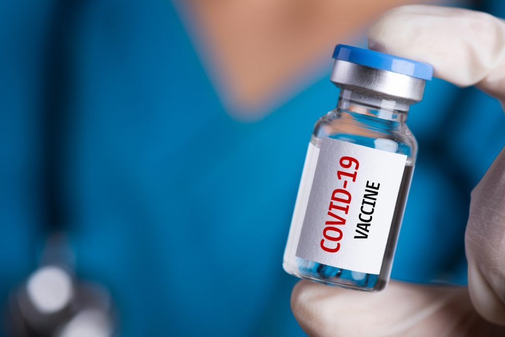 Por-que-a-vacina-contra-a-COVID-19-pode-influenciar-o-câmbio