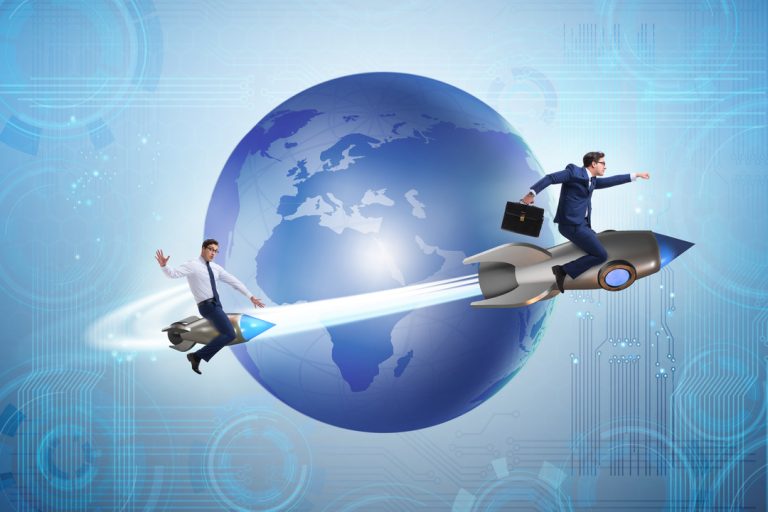 Empresários no foguete no conceito de internacionalização de startups