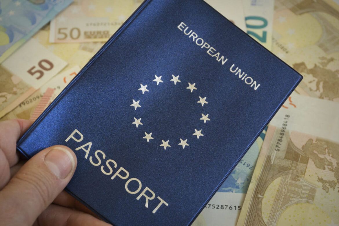 Passaporte da União Europeia para falar sobre cidadania europeia.