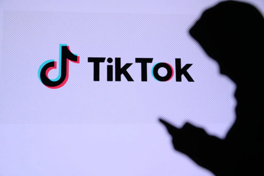 shutterstock 1743989522 1024x681 - How to live on TikTok?  How to enable?