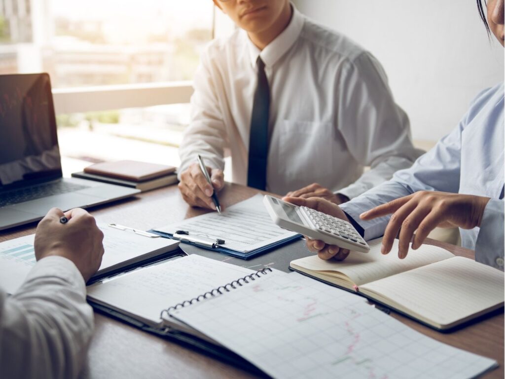 Reunião sobre o planejamento financeiro empresarial