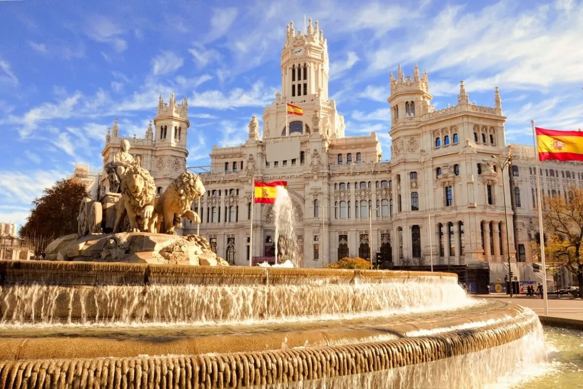 A famosa fonte Cibeles em Madrid, Espanha