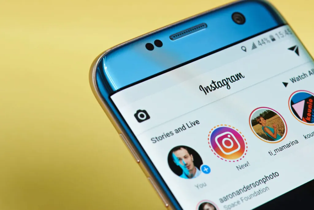 Aplicativo do Instagram aberto em um celular.