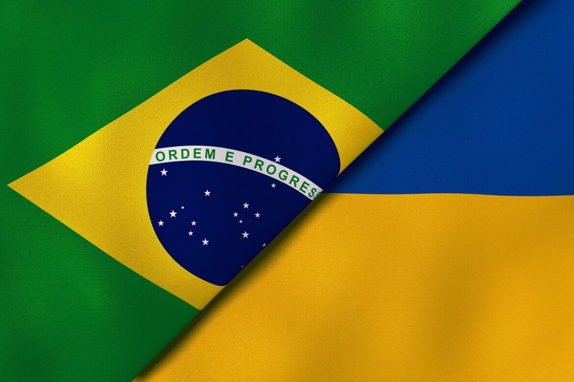 Bandeira do Brasil e da Ucrânia sobrepostas