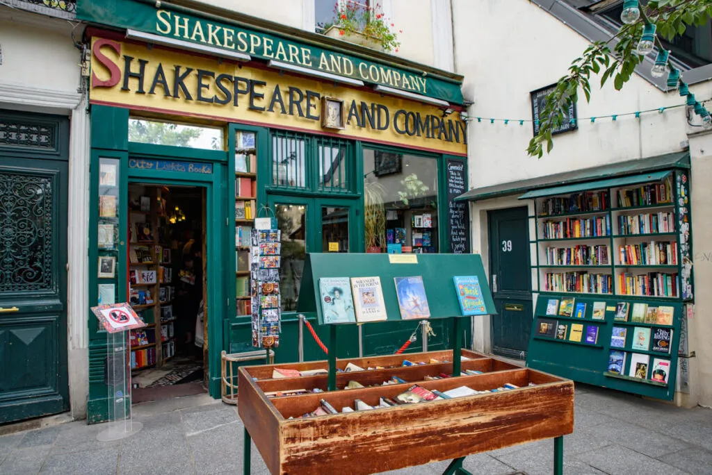 Fachada da livraria Shakespeare and Company