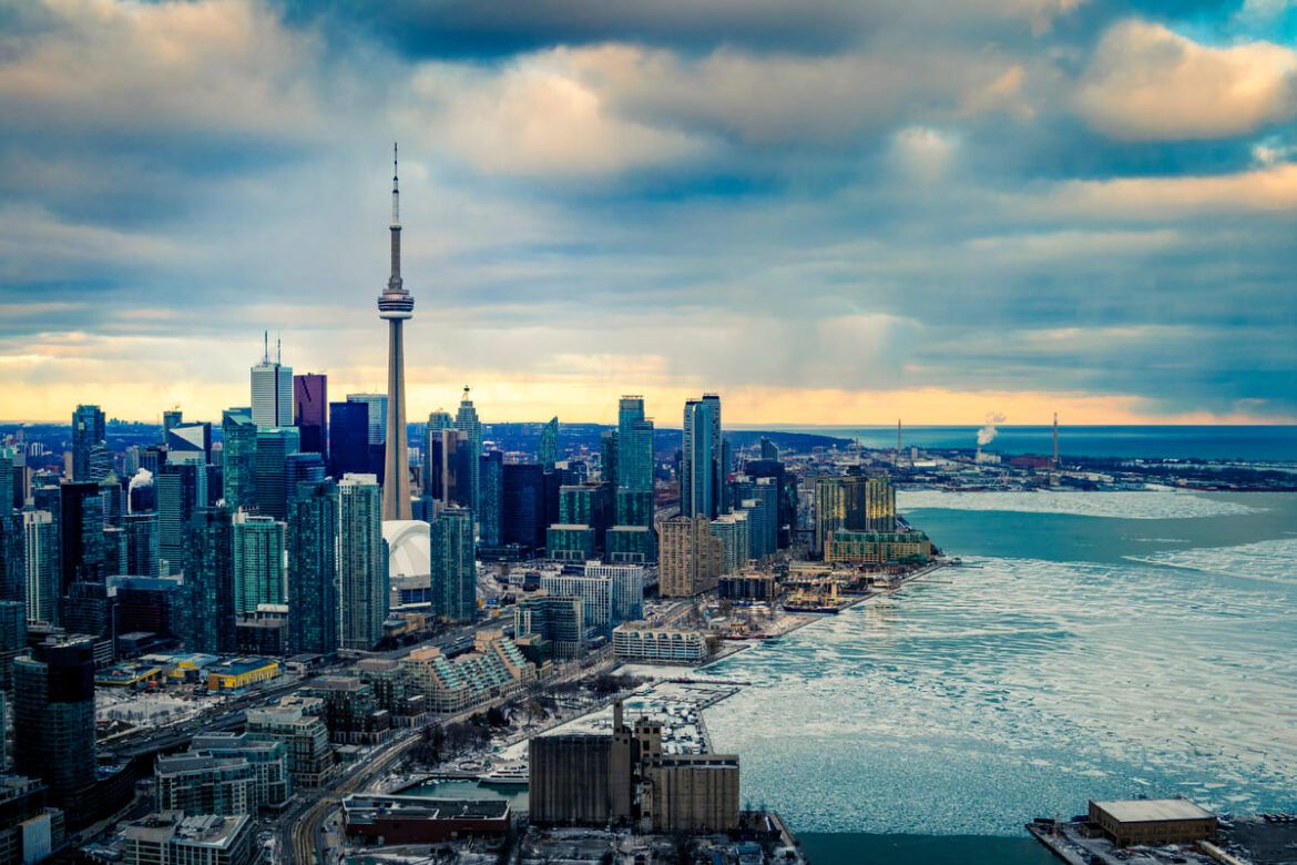 Imagem aérea do centro de Toronto.