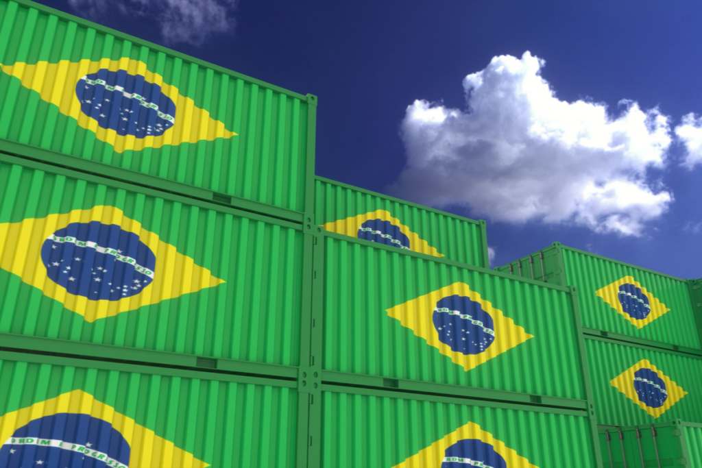 Imagem de vários containers com as cores e a bandeira do Brasil