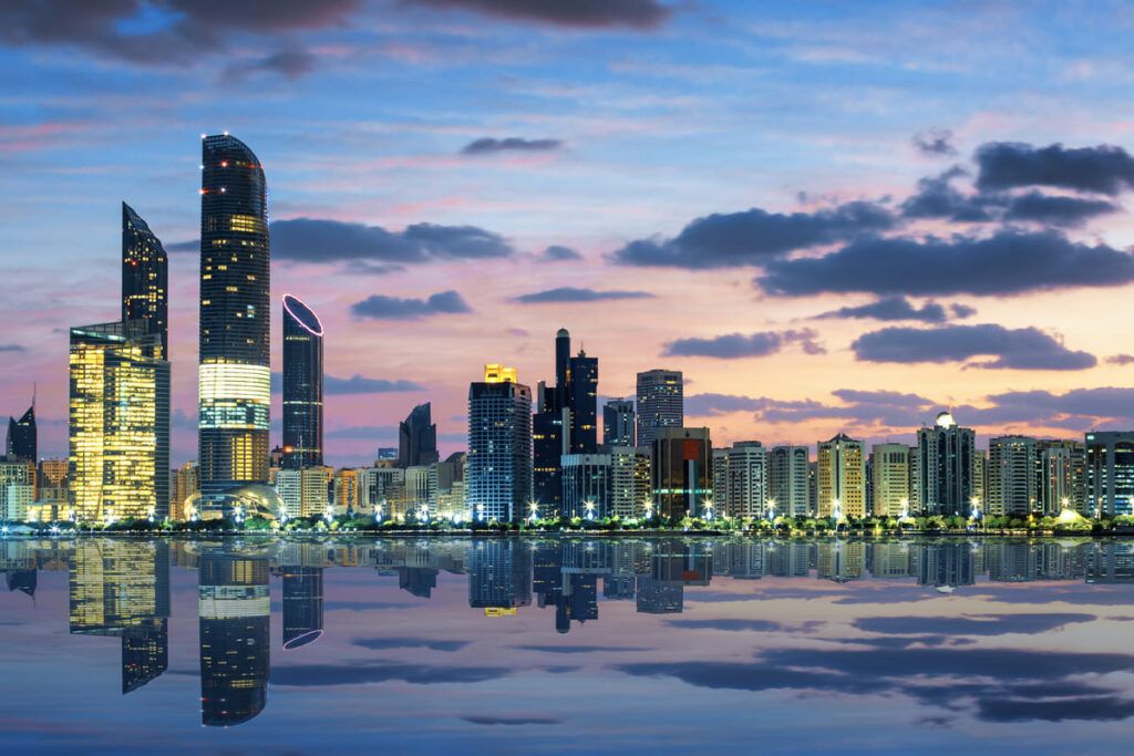 Cidade de Abu Dhabi nos Emirados Árabes Unidos.