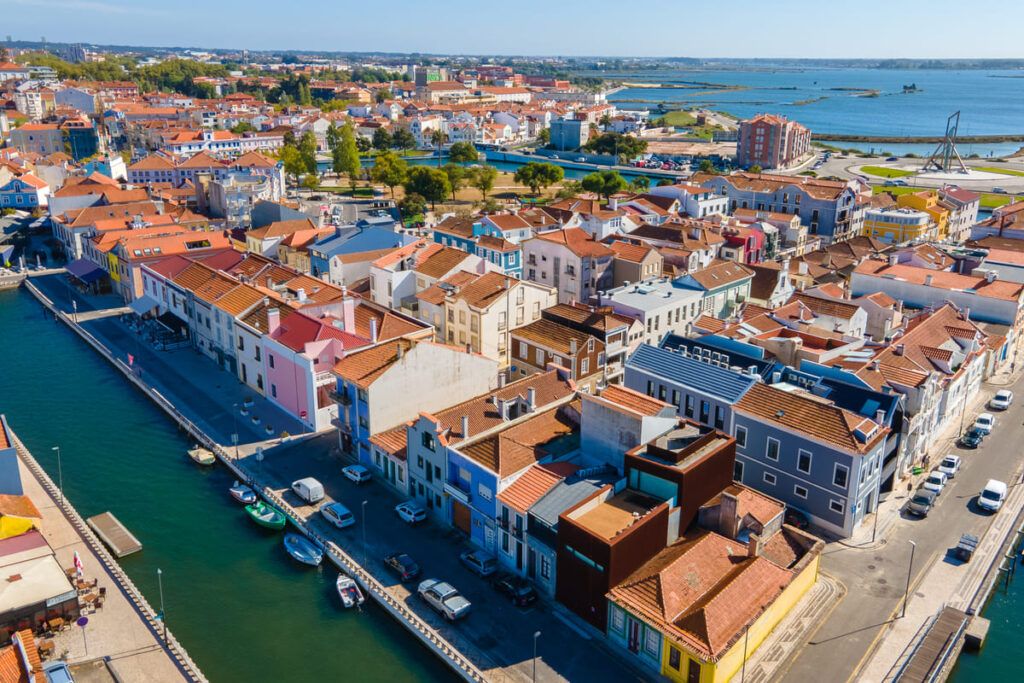Vista aérea da cidade de Aveiro em Portugal.