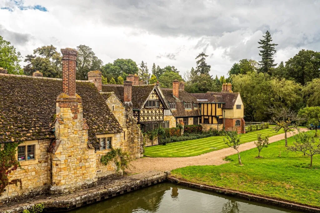 Imagem mostra tempo nublado que representa o clima na Inglaterra