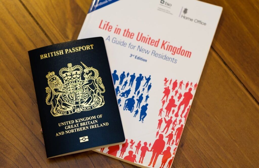 Como conseguir cidadania inglesa: passaporte britânico e livro de teste oficial LIFE IN THE UNITED KINGDOM