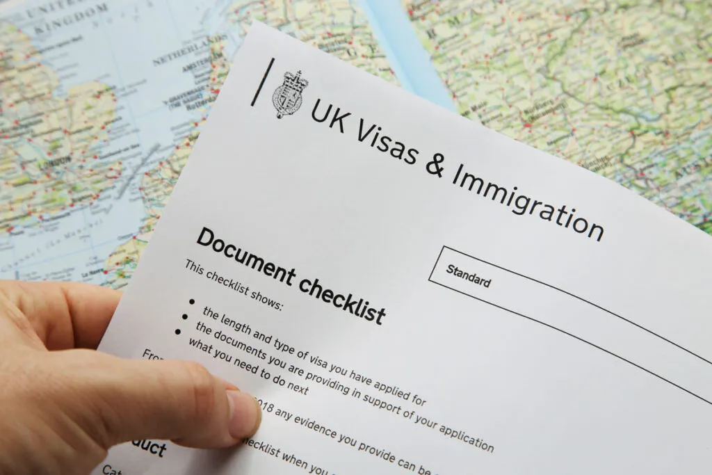 Documento que certifica o visto para Inglaterra.