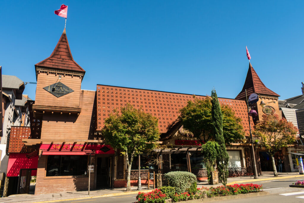 Imagem da fachada do Mundo do Chocolate, em Gramado, RS