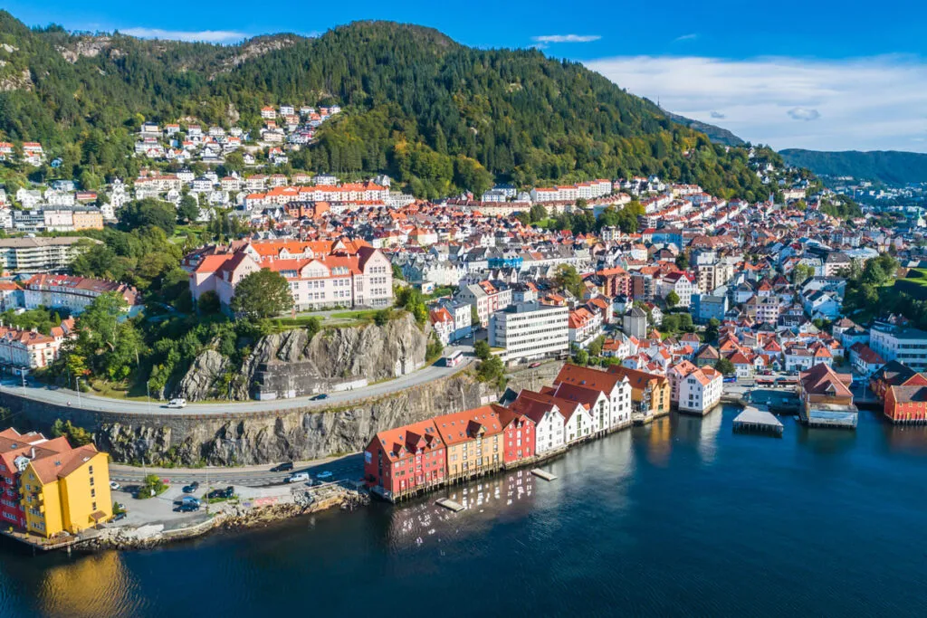 Vista aérea de uma das cidades da Noruega.
