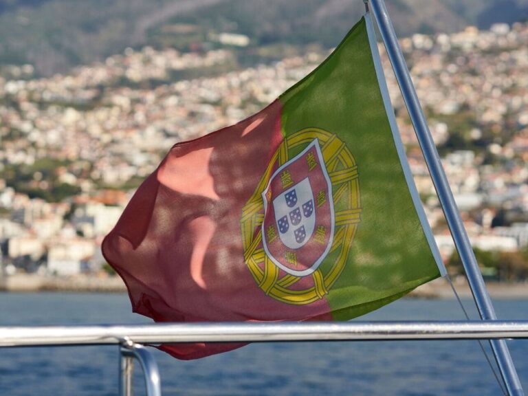 O Golden Visa Portugal é uma das opções de autorização para quem deseja residir no país lusitano.