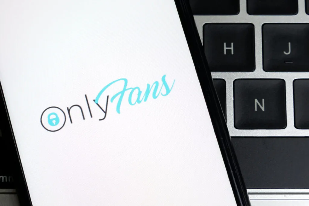 conta no OnlyFans, uma das principais formas de ganhar dinheiro com conteúdo alternativo