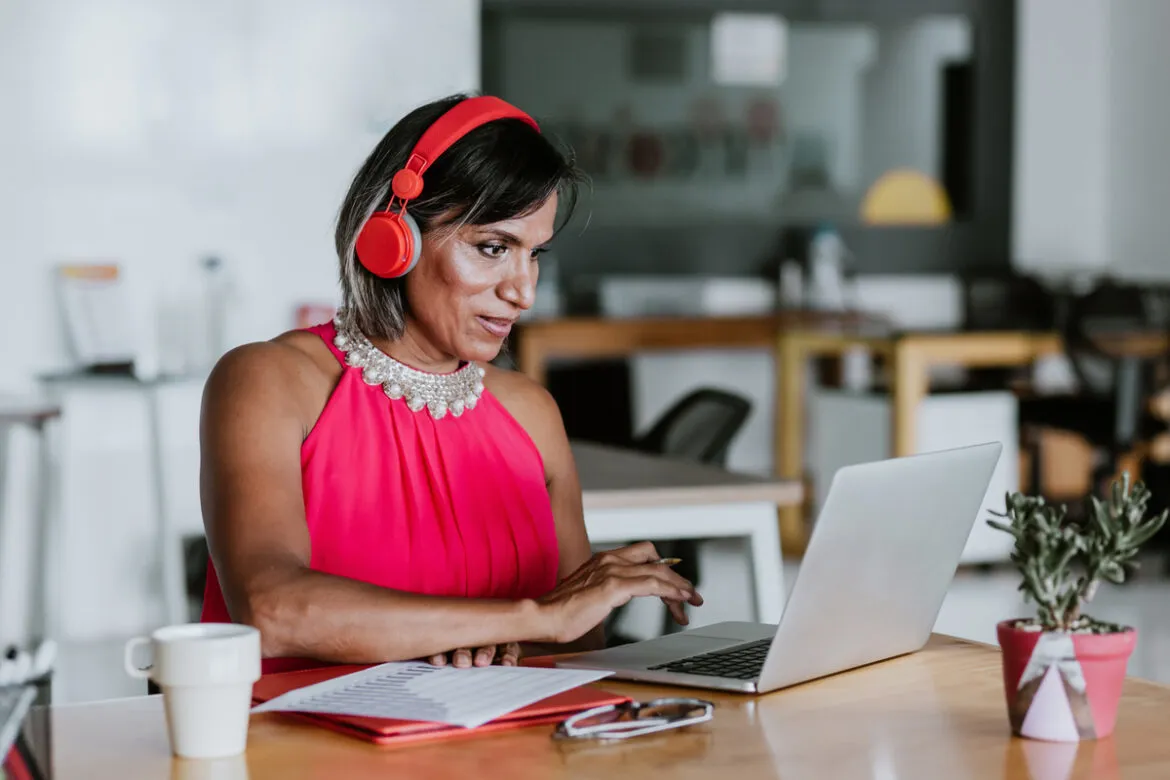 Quanto ganha um r? Descubra valor mensal dos criadores de conteúdo