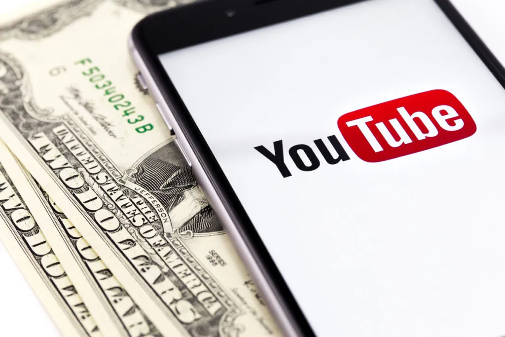 monetização do Youtube, uma das principais formas de ganhar dinheiro com conteúdo alternativo