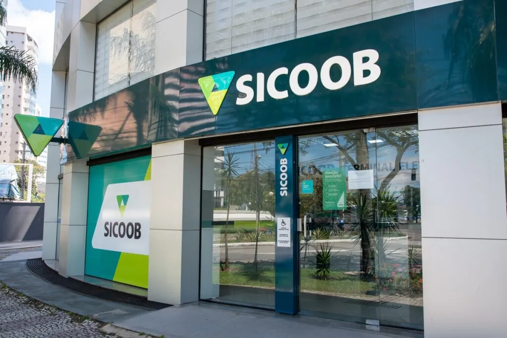 Foto de fachada do Banco Sicoob