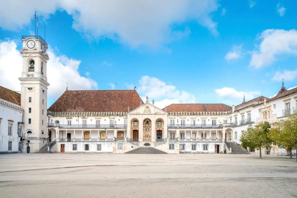 Entrada da universidade de Coimbra