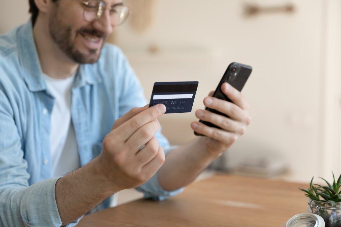 O RecargaPay é uma carteira digital que permite sacar o dinheiro depositado.