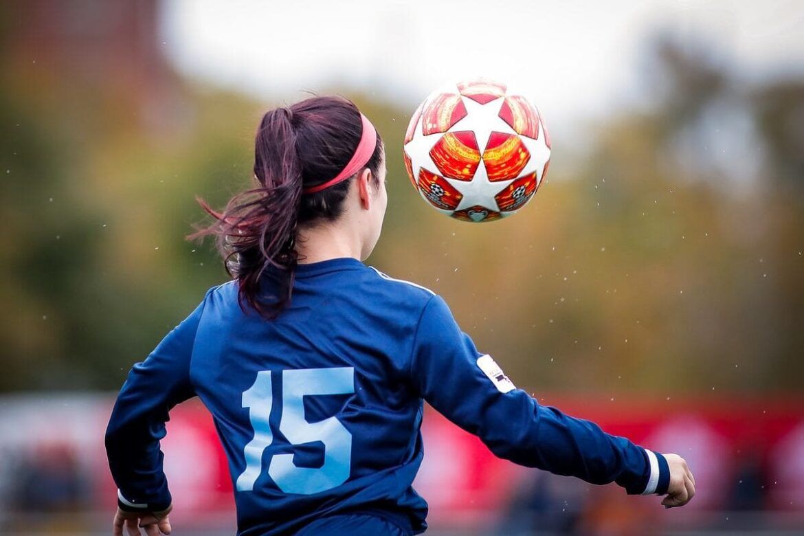 Jogadora durante a Copa do Mundo Feminina 2027.