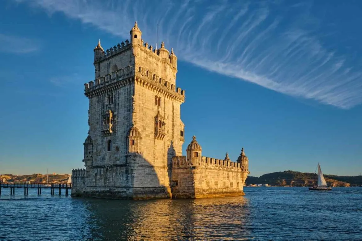Torre de Belém é um dos pontos turísticos de Portugal mais famosos.