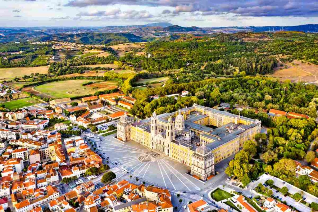 Visão panorâmica do Castelo de Mafra em Portugal.