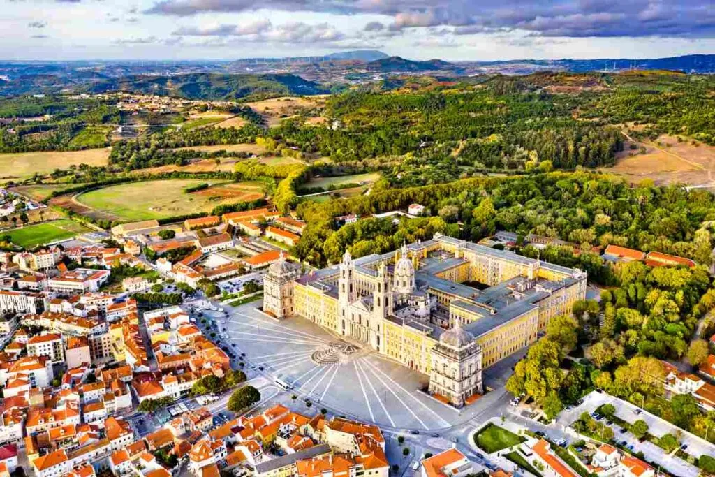 Visão panorâmica do Castelo de Mafra em Portugal. 