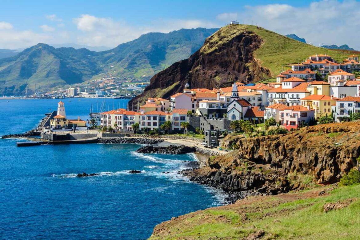Visão panorâmica da costa da Ilha da Madeira, Portugal