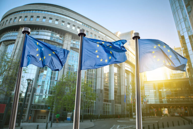 Bandeiras da União Europeia.