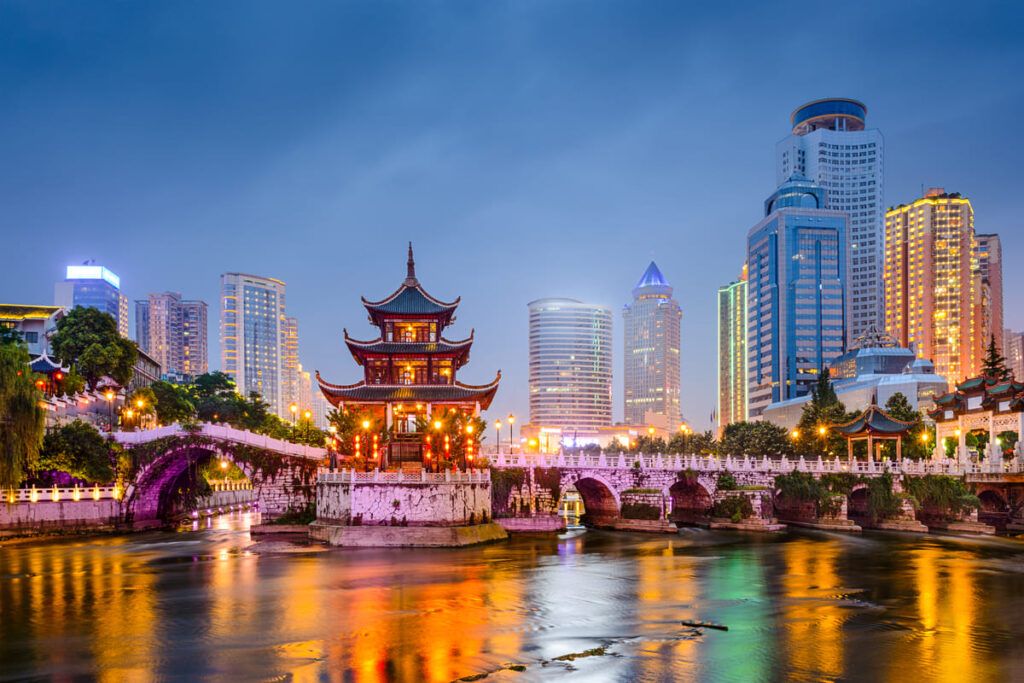 Imagem de cidade chinesa para falar sobre as vantagens de investir na China.