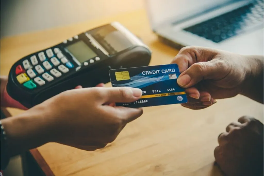 Os 30 melhores cartões de crédito sem anuidade de 2023
